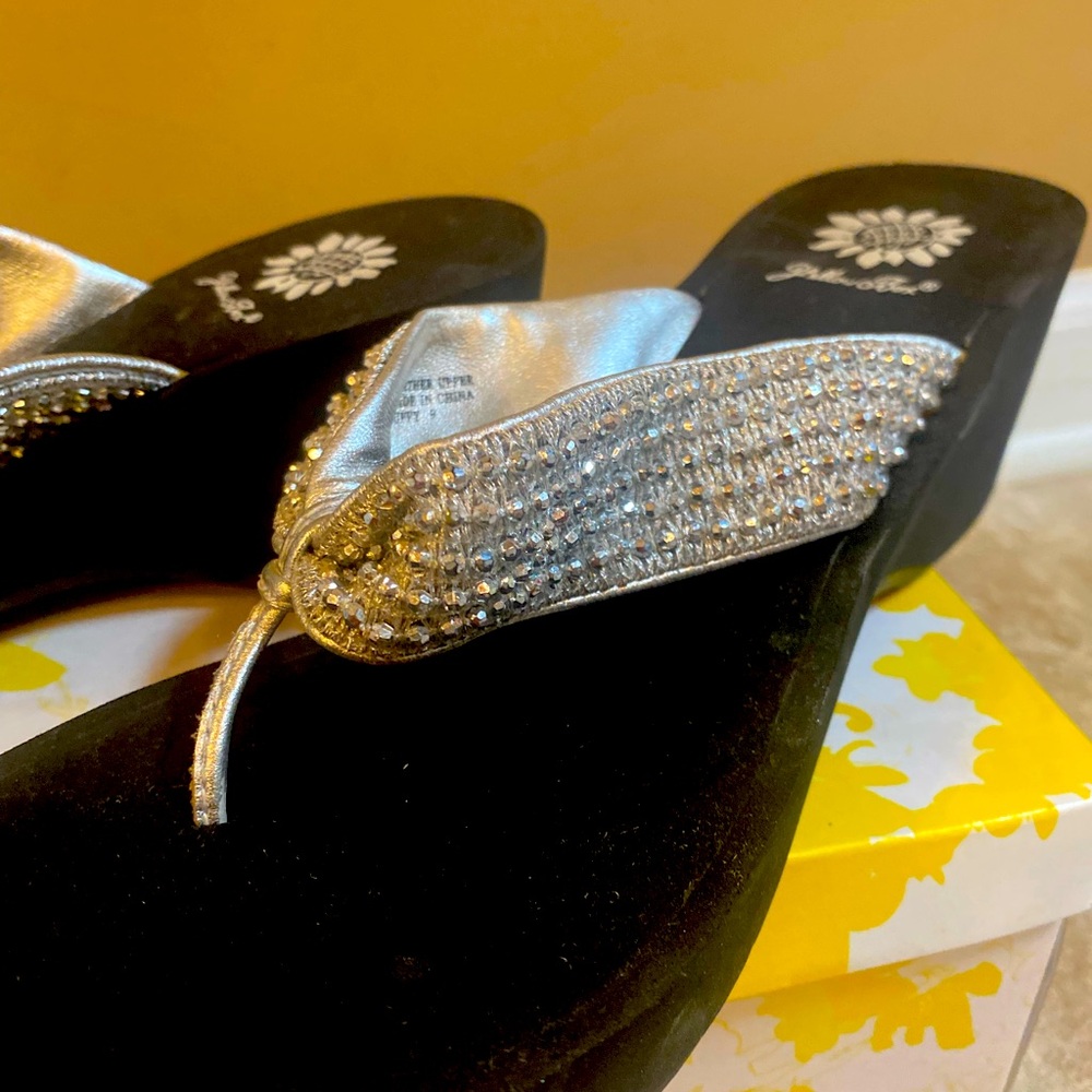 Yellow Box silver glitter sandals. Size 9.